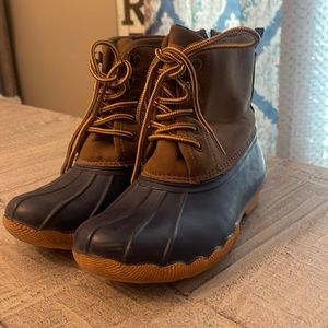 Crown and Ivy duck boots. Size 3.